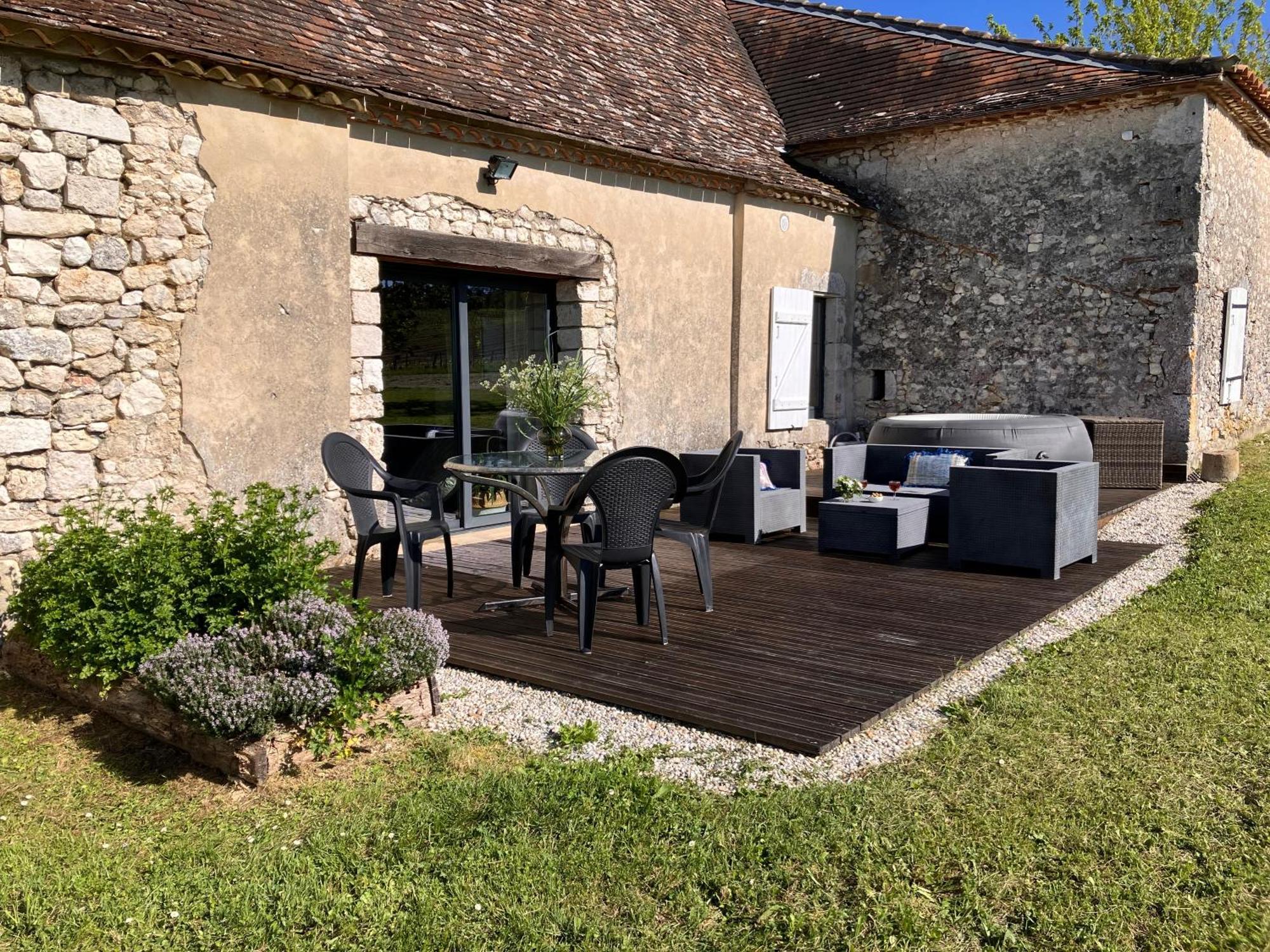 Perigourdine Avec Spa Et Vue Pomport Exterior foto